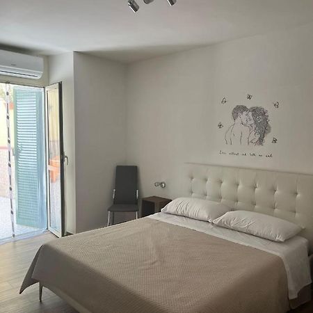 Centro Stabia Apartment Кастеламаре ди Стабия Екстериор снимка