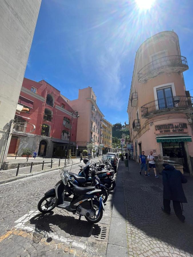 Centro Stabia Apartment Кастеламаре ди Стабия Екстериор снимка