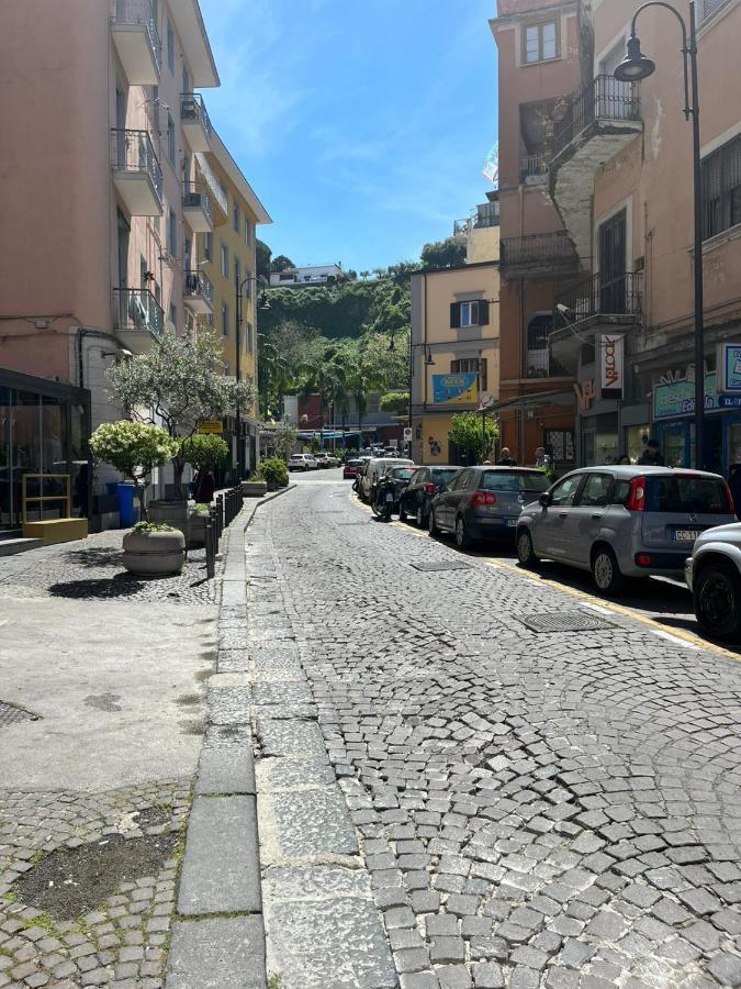Centro Stabia Apartment Кастеламаре ди Стабия Екстериор снимка