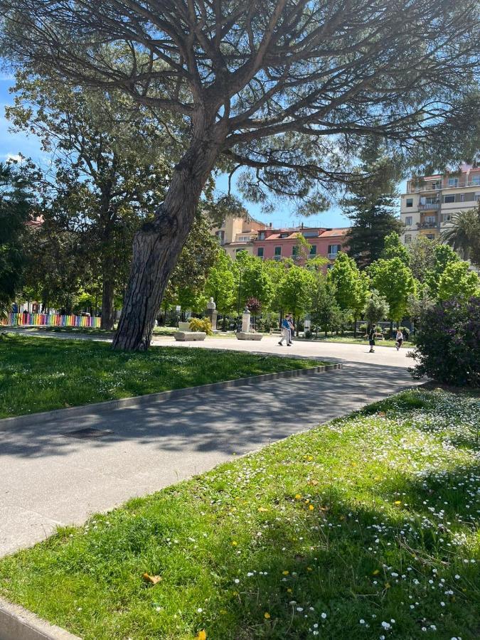 Centro Stabia Apartment Кастеламаре ди Стабия Екстериор снимка